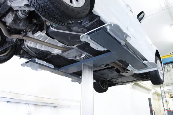 Tek Sütunlu Yere Gömülü Liftler görseli